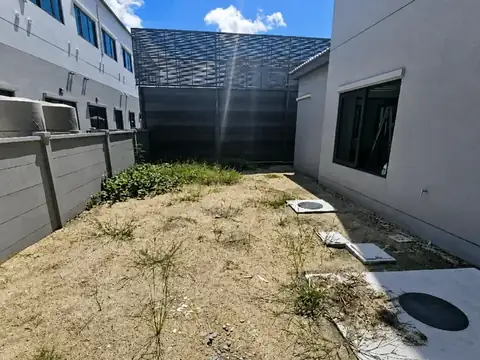 ห้องครัวเก่าก่อนรีโนเวท ชำรุด คับแคบ